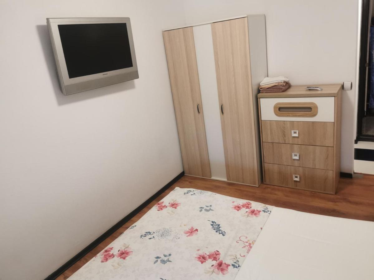 Casa Davison Appartement Târgu Jiu Buitenkant foto